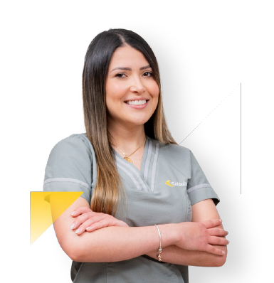 doctora de dentivip con los brazos cruzados