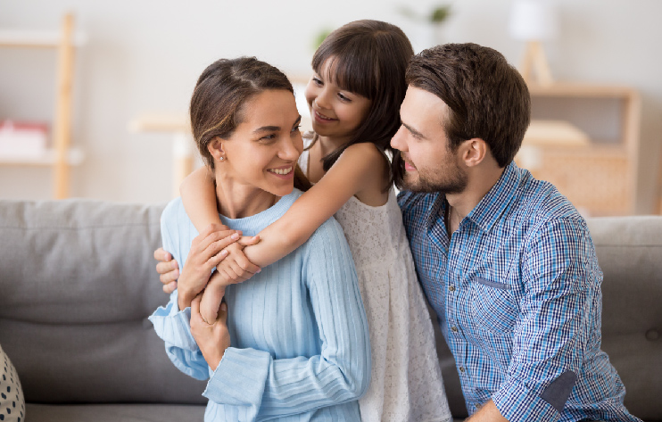 familia feliz de usar las especialidades medicas de colsubsidio