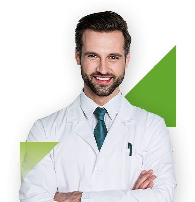 doctor con barba feliz