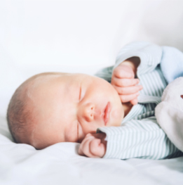bebe de dos meses durmiendo