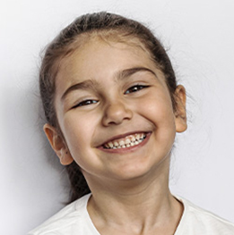 nina sonriendo