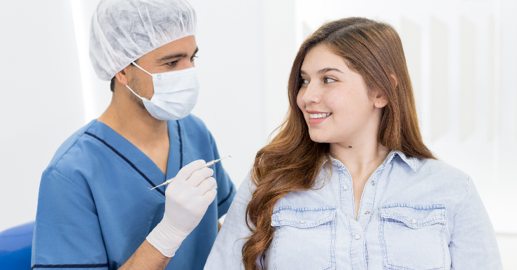 joven lista para recibir servicio de odontologia colsubsidio